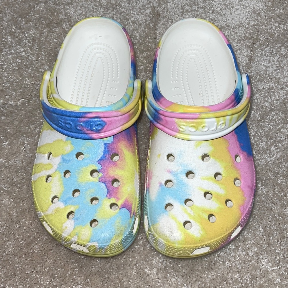 CROCS